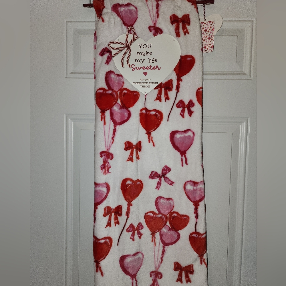 NWT RED ❤️HEART/ 🩷HEART/ RED ❤️🎀BOW COZY SOFT BLANKET❤️🩷🎀✨️